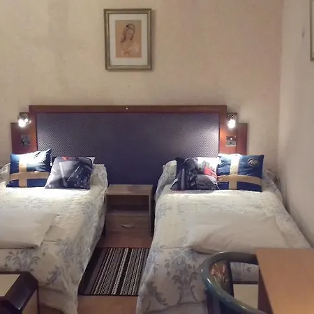 Central Apartment *